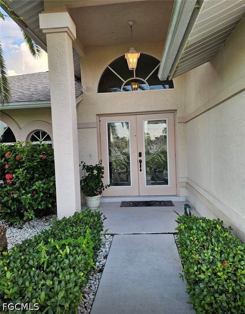 3 bedroom SingleFamilyResidence at 318 SW 28th St, Cape Coral, Cape Coral — photo 2