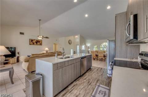 318 SW 28th St, Cape Coral FL - photo 6 of 35