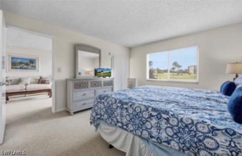 41 High Point Cir S 105, Naples FL - photo 8 of 33