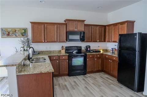 509 SW 28th St, Cape Coral FL - photo 8 of 21