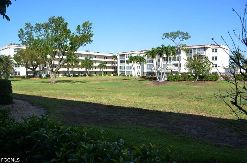 2 bedroom Condominium at 1624 Pine Valley Dr 118, Seven Lakes, Fort Myers — photo 2