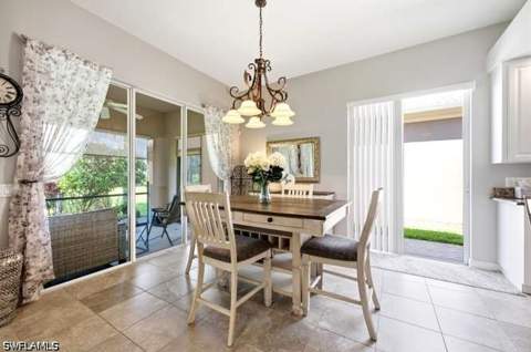 2314 Heydon Cir W, Naples FL - photo 16 of 49