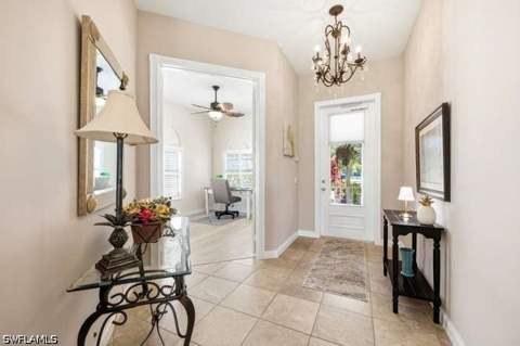 2314 Heydon Cir W, Naples FL - photo 18 of 49