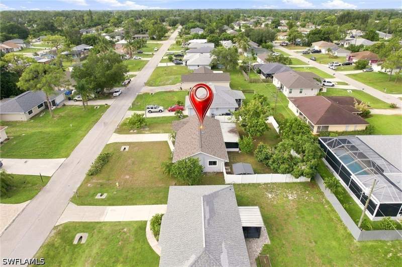 2 bedroom SingleFamilyResidence at 18500 Sarasota Rd, San Carlos Park, Fort Myers — photo 4