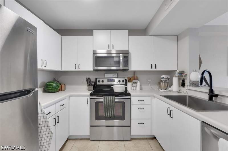2 bedroom Condominium at 8304 Key Royal Cir 1723, Key Royal Condominiums, Naples — photo 4