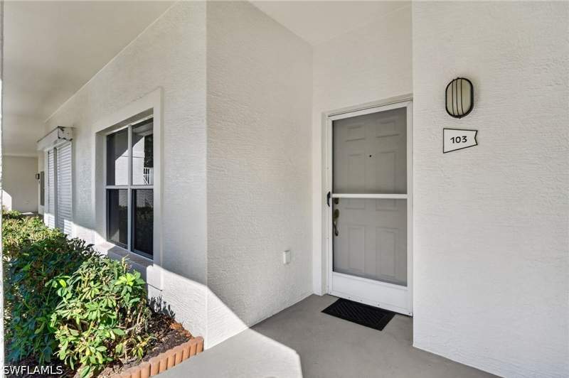 2 bedroom Condominium at 975 Tarpon Cove Dr 103, Martinique, Naples — photo 4