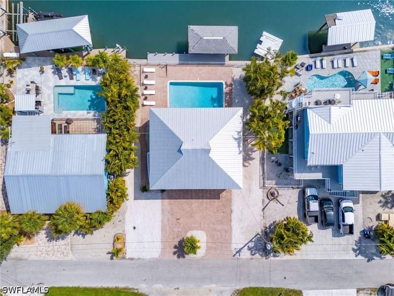 4 bedroom SingleFamilyResidence at 3 Pepita St, El Sol, Fort Myers Beach — photo 5
