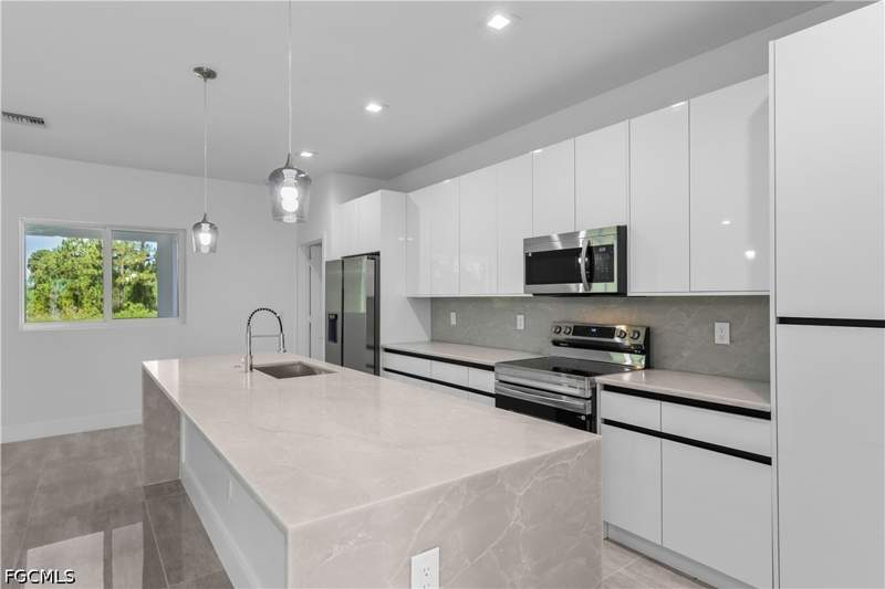 4 bedroom SingleFamilyResidence at 828 Genoa Ave S, Lehigh Acres, Lehigh Acres — photo 5