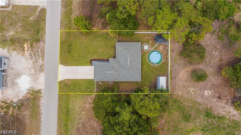 3 bedroom SingleFamilyResidence at 7081 Brazil Cir, Port Labelle, Labelle — photo 4