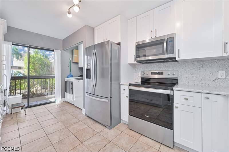 2 bedroom Condominium at 15488 Admiralty Cir 2, Admiralty Yacht & Racquet Club, North Fort Myers — photo 5