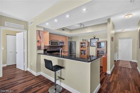 3000 Oasis Grand Blvd 505, Fort Myers FL - photo 12 of 50