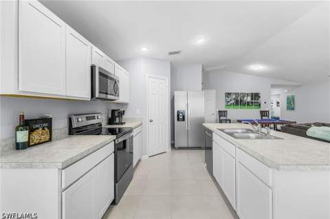 1819 NE 6th Ave, Cape Coral FL - photo 19 of 23