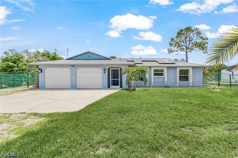 2 bedroom SingleFamilyResidence at 15474 Pembrooke Rd, Kreamers Avocado Subd, Bokeelia — photo 3
