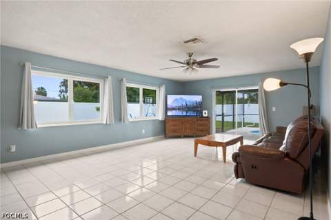 301 Hollywood St, Lehigh Acres FL - photo 8 of 30
