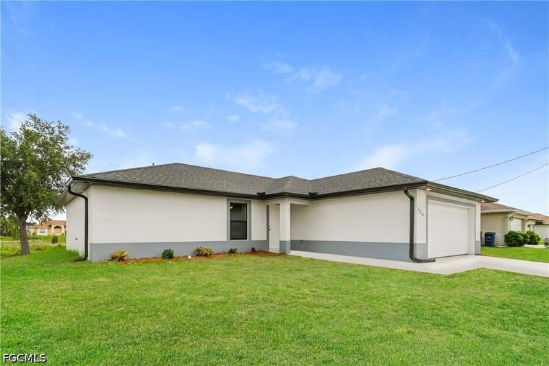 3 bedroom SingleFamilyResidence at 2714 25th St SW, Lehigh Acres, Lehigh Acres — photo 2