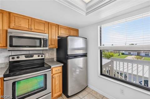 4708 SW 8th Pl 201, Cape Coral FL - photo 6 of 36