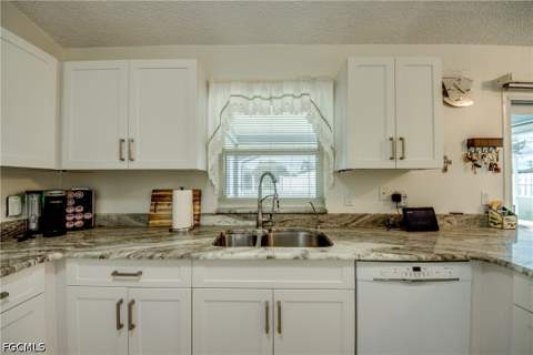 1324 Gleason Pkwy, Cape Coral FL - photo 16 of 40