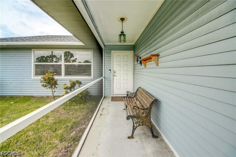 3 bedroom SingleFamilyResidence at 1324 Gleason Pkwy, Cape Coral, Cape Coral — photo 3