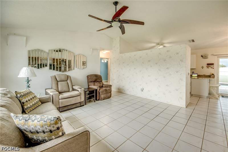 3 bedroom SingleFamilyResidence at 1324 Gleason Pkwy, Cape Coral, Cape Coral — photo 4