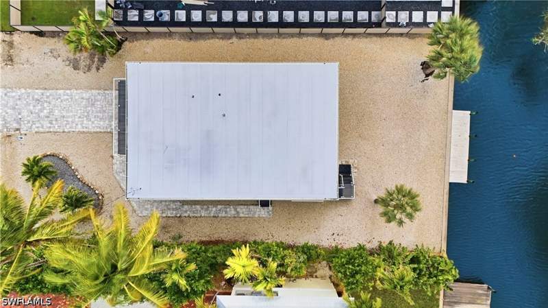 2 bedroom SingleFamilyResidence at 270 Dundee Rd, McPhie Park, Fort Myers Beach — photo 2