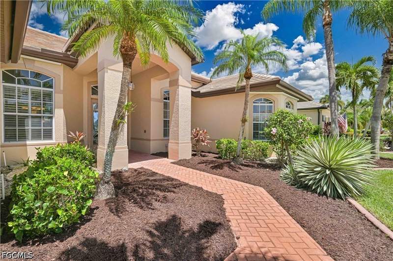 3 bedroom SingleFamilyResidence at 5514 Merlyn Ln, Cape Harbour, Cape Coral — photo 3