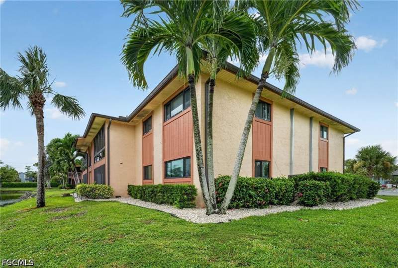 2 bedroom Condominium at 17421 Birchwood Ln 5, Timber Lake Condo, Fort Myers — photo 4