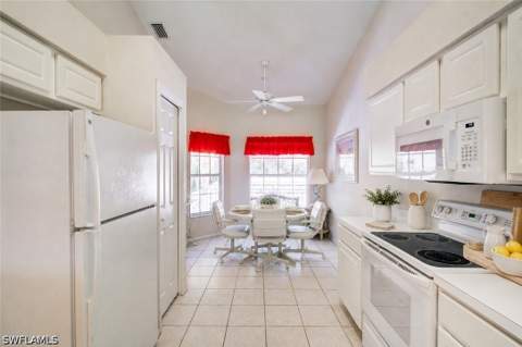 1970 Willow Bend Cir 204, Naples FL - photo 14 of 41