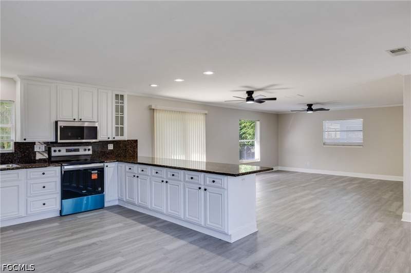 4 bedroom SingleFamilyResidence at 7370 Sea Island Rd, San Carlos Park, Fort Myers — photo 2