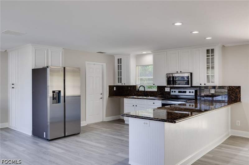 4 bedroom SingleFamilyResidence at 7370 Sea Island Rd, San Carlos Park, Fort Myers — photo 4