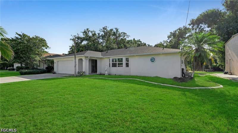 3 bedroom SingleFamilyResidence at 1672 Many Rd, North Fort Myers, North Fort Myers — photo 3