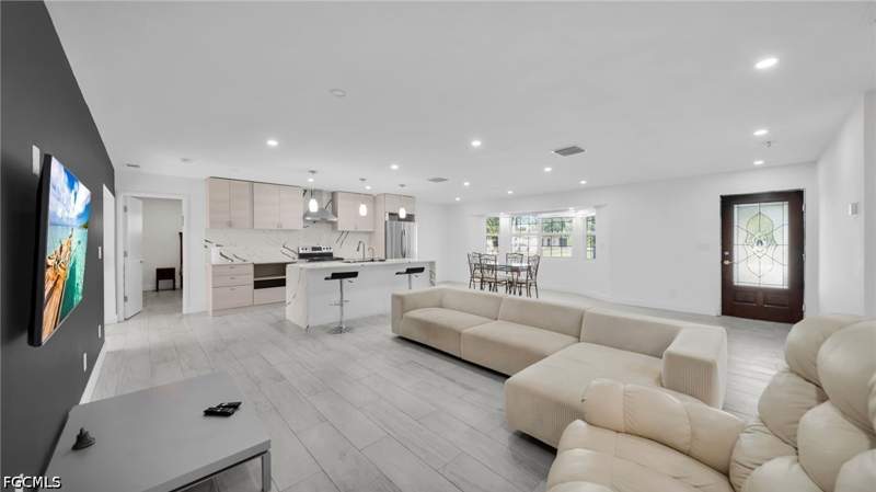 3 bedroom SingleFamilyResidence at 1672 Many Rd, North Fort Myers, North Fort Myers — photo 4