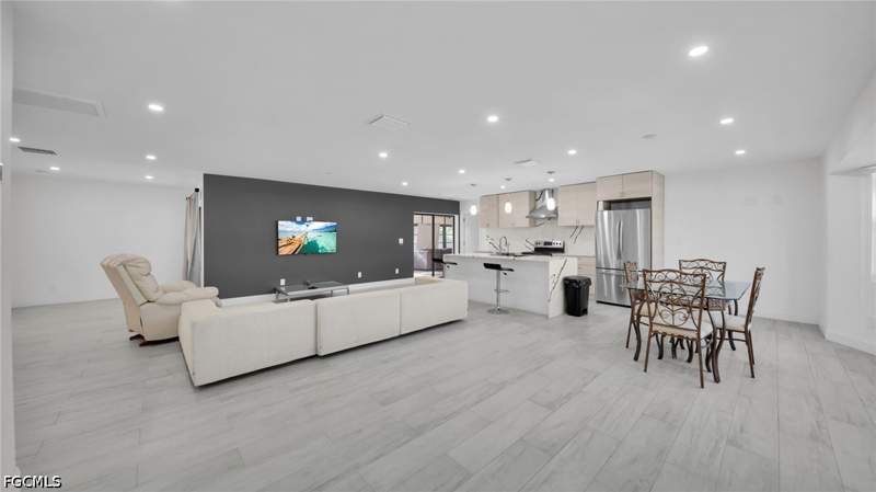 3 bedroom SingleFamilyResidence at 1672 Many Rd, North Fort Myers, North Fort Myers — photo 5