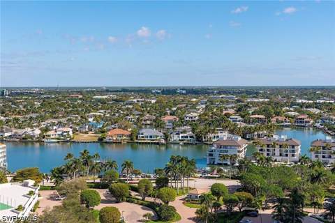 4301 Gulf Shore Blvd N 1900, Naples FL - photo 10 of 29