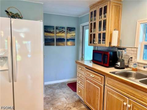 2777 Indianwood Dr, North Fort Myers FL - photo 10 of 37