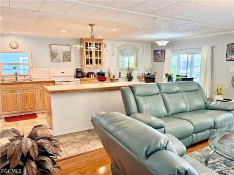2777 Indianwood Dr, North Fort Myers FL - photo 17 of 37