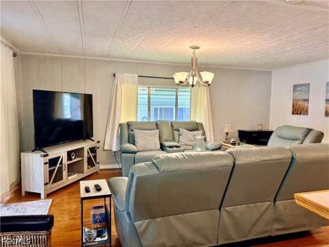 2777 Indianwood Dr, North Fort Myers FL - photo 18 of 37
