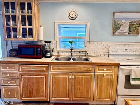 2777 Indianwood Dr, North Fort Myers FL - photo 6 of 37