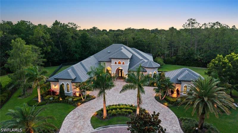 4 bedroom SingleFamilyResidence at 6641 Edgecumbe Dr, Quail West, Naples — photo 4