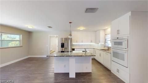 27514 Playa Del Rey Ln, Bonita Springs FL - photo 12 of 40