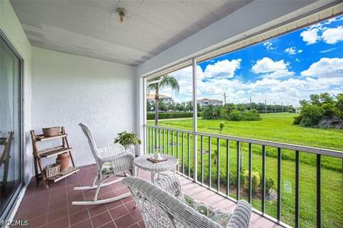 16001 Dublin Cir 203, Fort Myers FL - photo 10 of 37