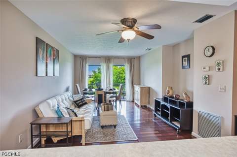 16001 Dublin Cir 203, Fort Myers FL - photo 7 of 37