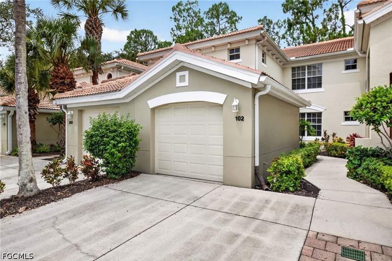 2 bedroom Condominium at 1672 Tarpon Bay Dr S 102, Neptune Bay, Naples — photo 2