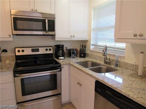 100 Forest Lakes Blvd 109, Naples FL - photo 6 of 35