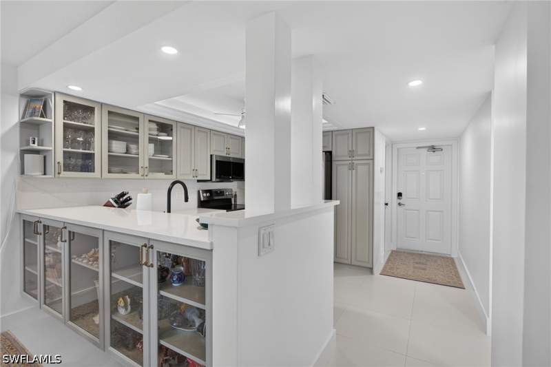 2 bedroom Condominium at 26000 Hickory Blvd 705, Casa Bonita I, Bonita Springs — photo 3