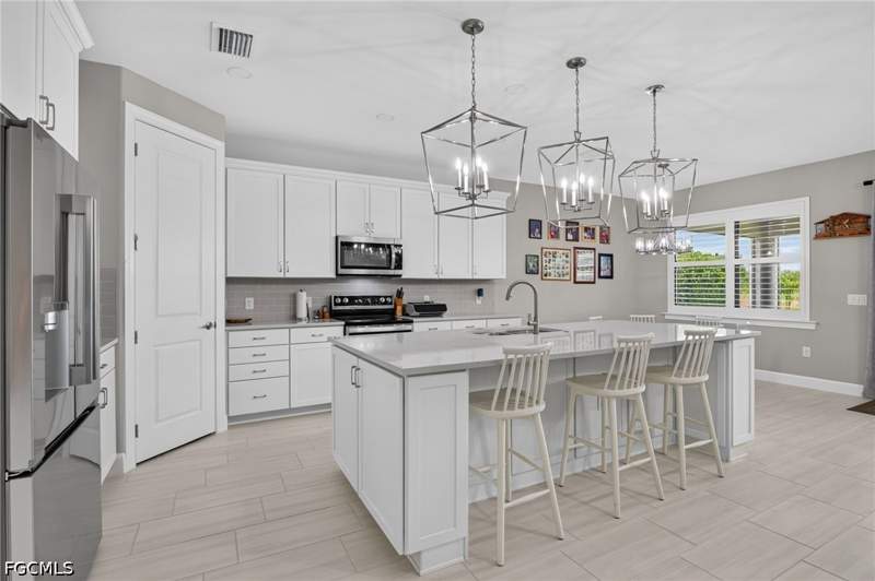 4 bedroom SingleFamilyResidence at 17624 Kinzie Ln, The Place At Corkscrew, Estero — photo 3