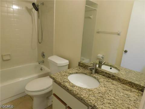15140 Riverbend Blvd 506, North Fort Myers FL - photo 14 of 25