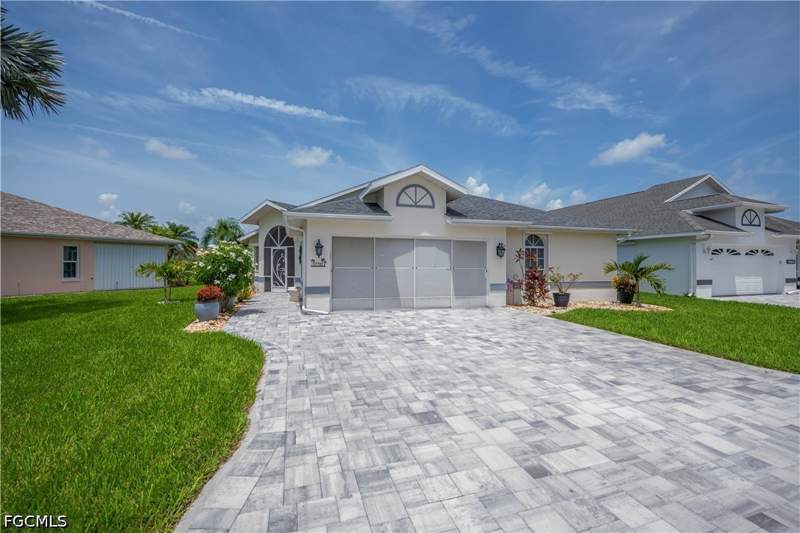 3 bedroom SingleFamilyResidence at 17751 Pineapple Palm Ct, Sabal Springs Golf And Racquet Club, North Fort Myers — photo 3
