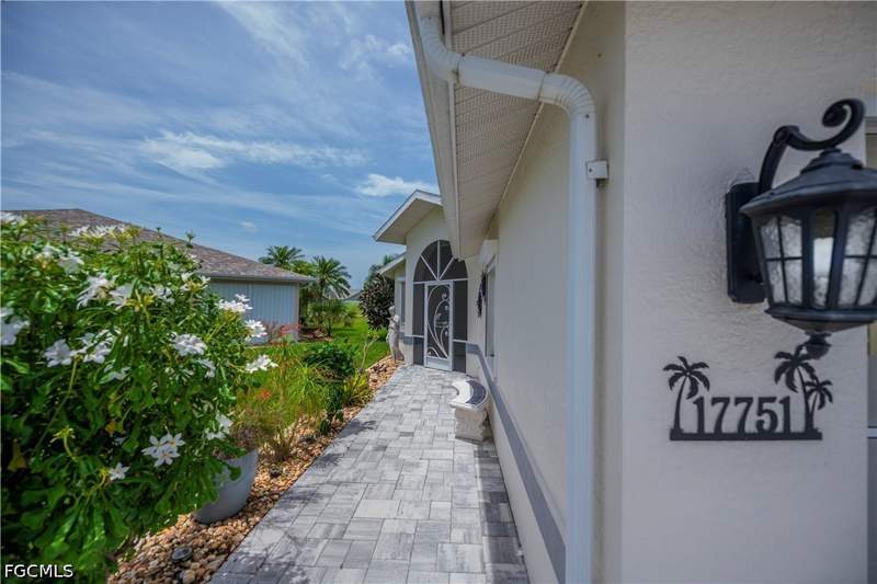 3 bedroom SingleFamilyResidence at 17751 Pineapple Palm Ct, Sabal Springs Golf And Racquet Club, North Fort Myers — photo 4