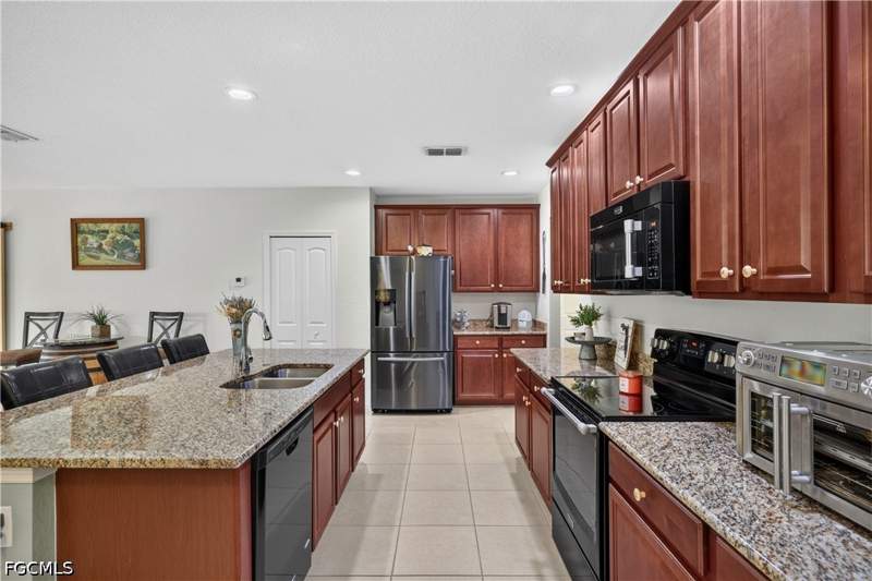3 bedroom SingleFamilyResidence at 3409 SW 3rd St, Cape Coral, Cape Coral — photo 5