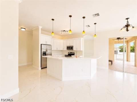 200 NW 7th Ter, Cape Coral FL - photo 8 of 21